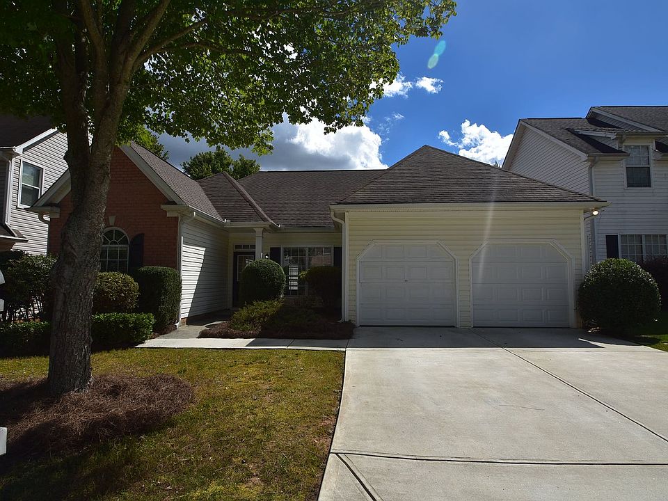 1st image of 2482 Lakebrooke Dr