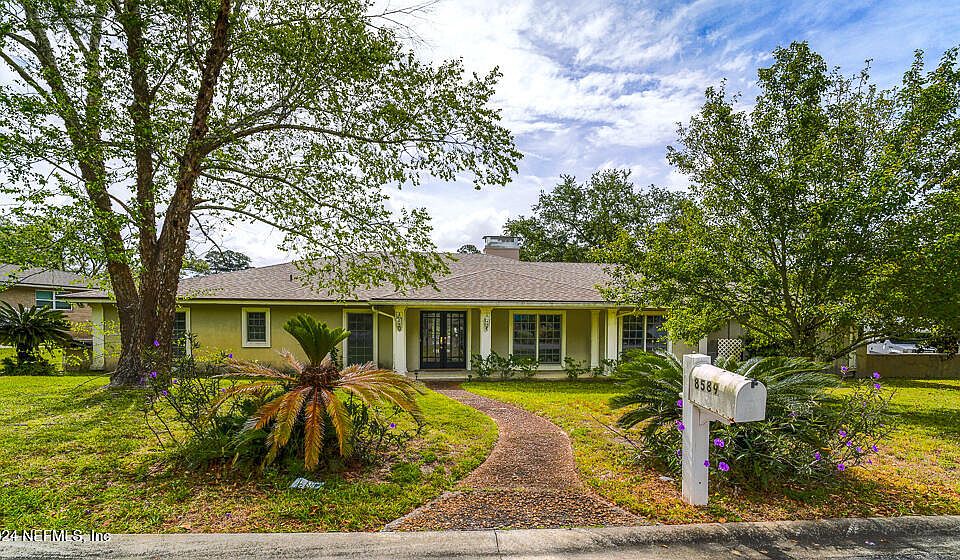 1st image of 8589 ROYAL LAKES Drive