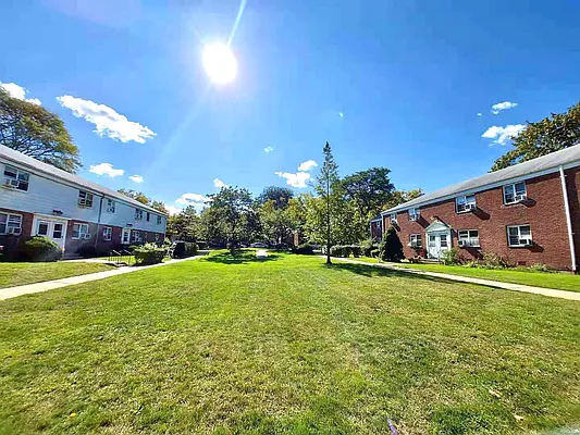 Sold by Winzone Realty Inc | media 2