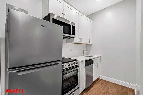 Rented by Arwell Realty | media 2