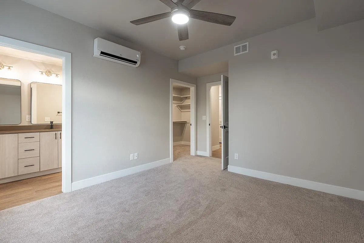 3 bed, 1400 sqft, $2,300 — Photo 3