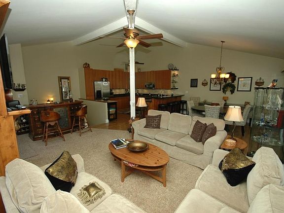 5th image of 604 Country Club Dr #D