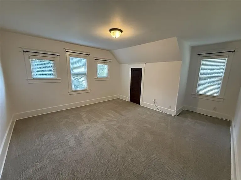 8111 SW Capitol Hwy — Photo 13