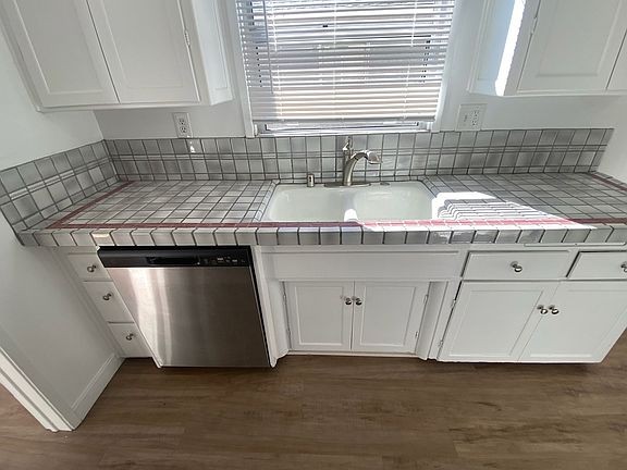 5th image of 4410 Gondar Ave