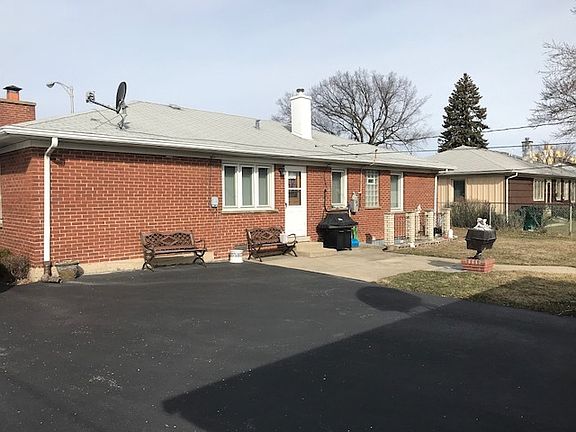 3rd image of 4847 N Cumberland Ave