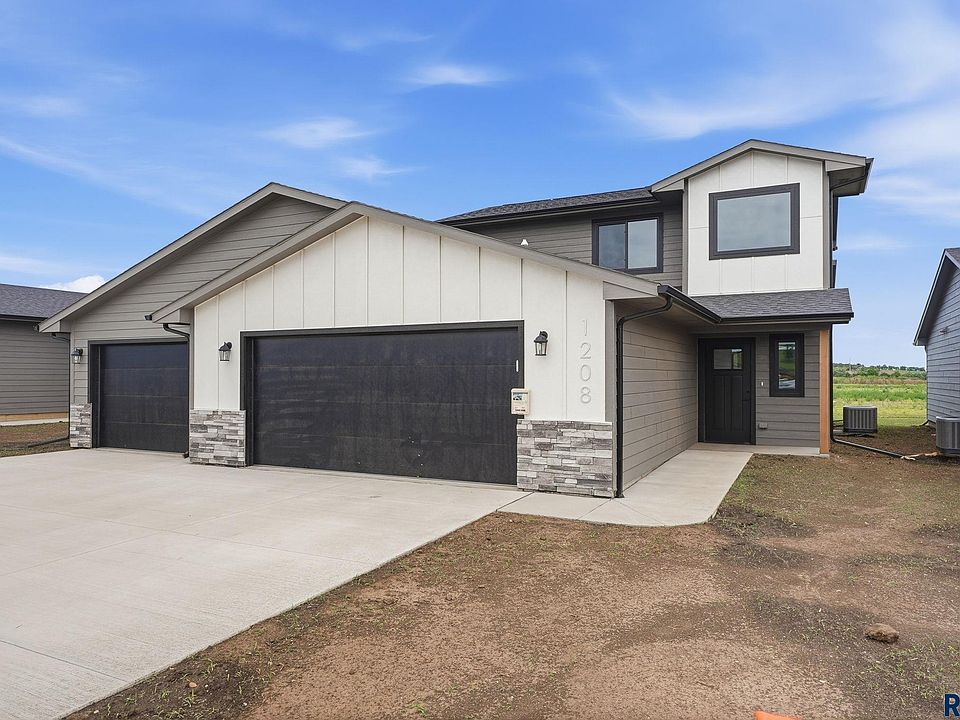 1st image of 1208 W Rivulet St