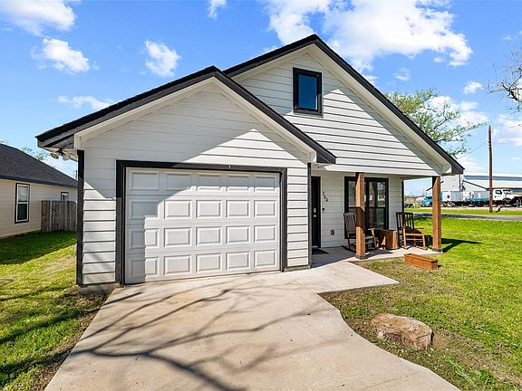 3rd image of 300 W Main St