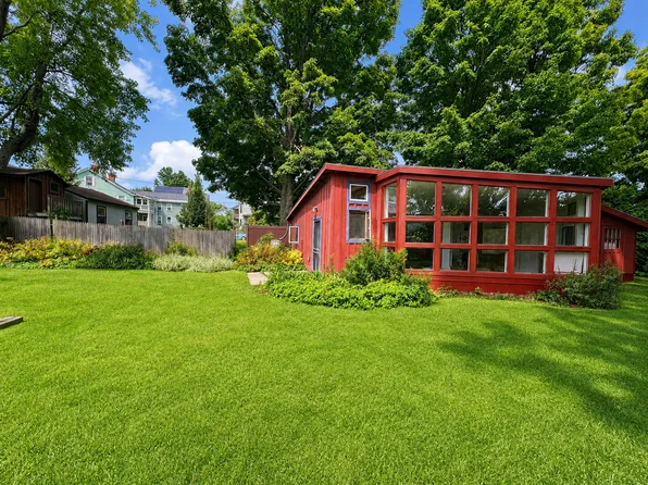 39 North St, Northampton, MA 01060