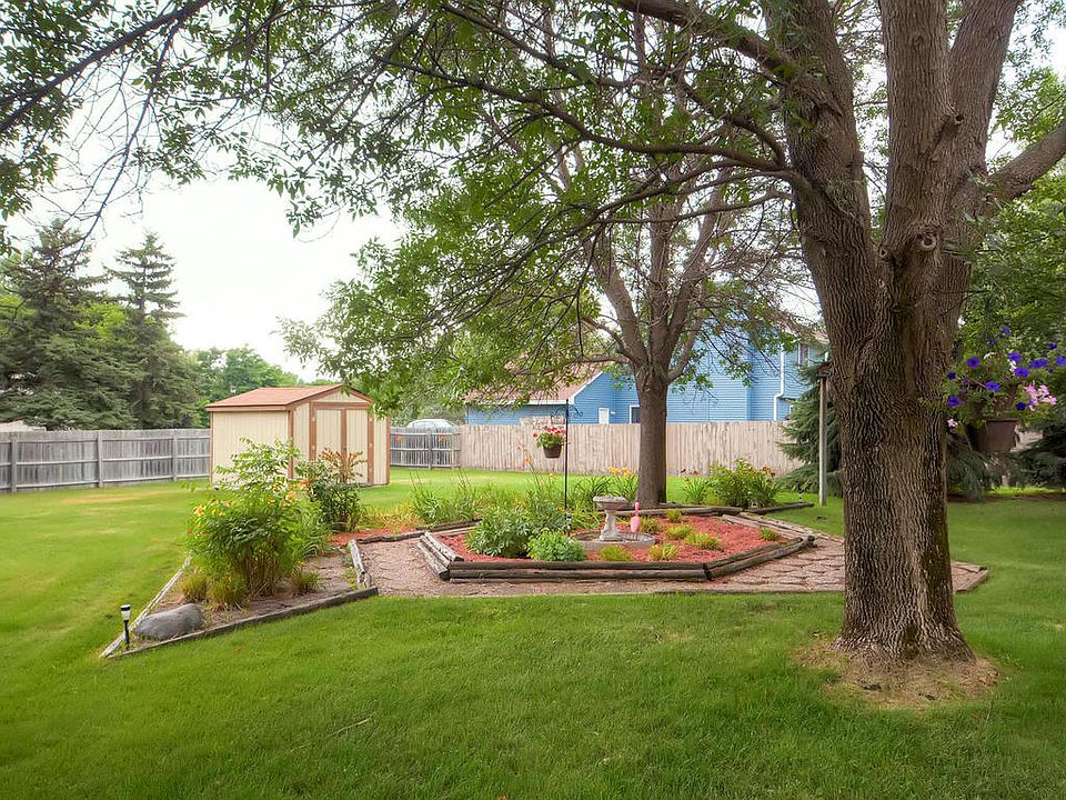 2nd image of 13682 Hidden Creek Dr NW