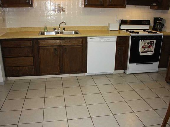 3rd image of 276 Boyce Park