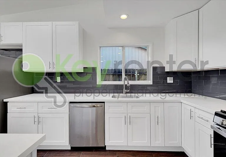 8133 Molokai Way — Photo 5