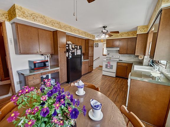 5th image of 128 Kalman Ave