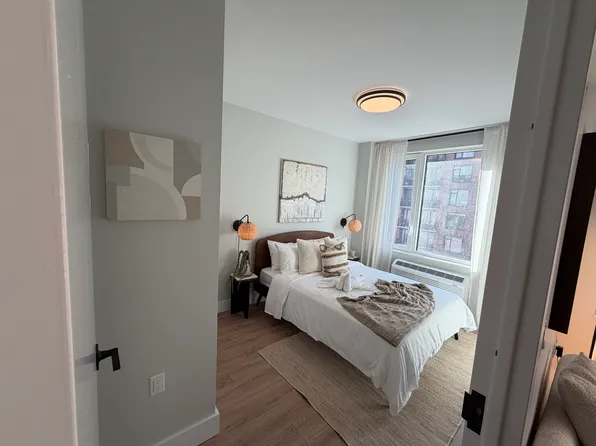 1451 Sutter Avenue image 5 of 6