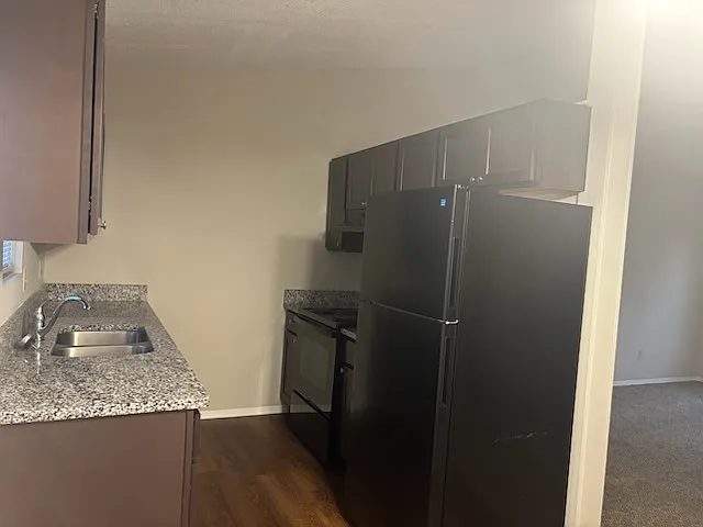 1130 Bryn Mawr Ave — Photo 3