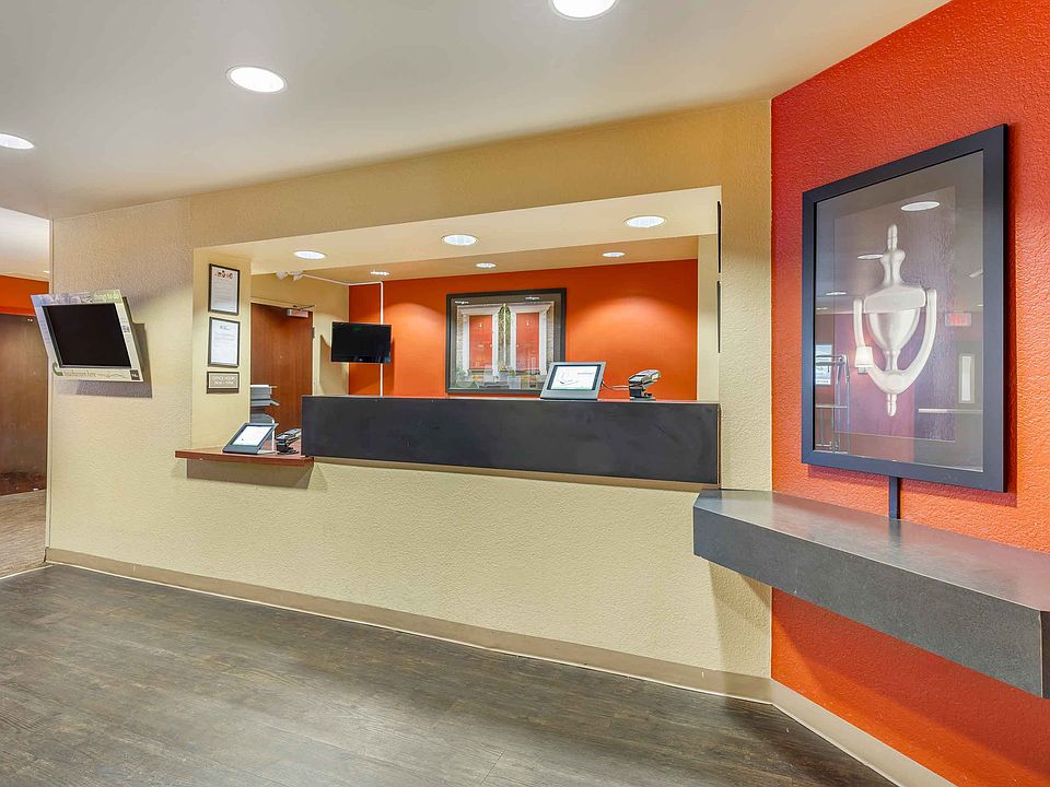 Lobby and Guest Check-in