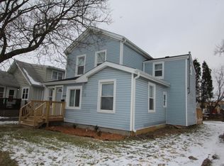 529 E Judd St, Woodstock, IL 60098