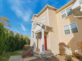 29 W Big Horn Dr, Hainesville, IL 60073