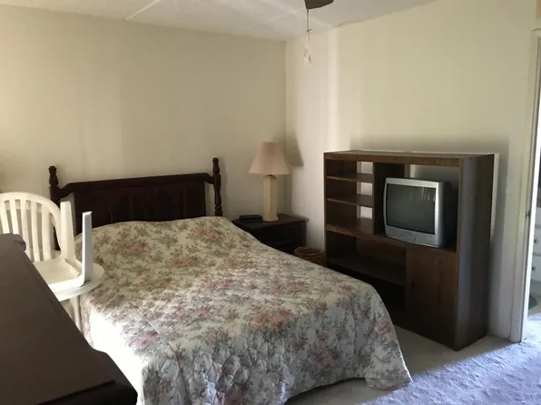 400 Village Green Cir APT 105, Palm Springs, FL 33461