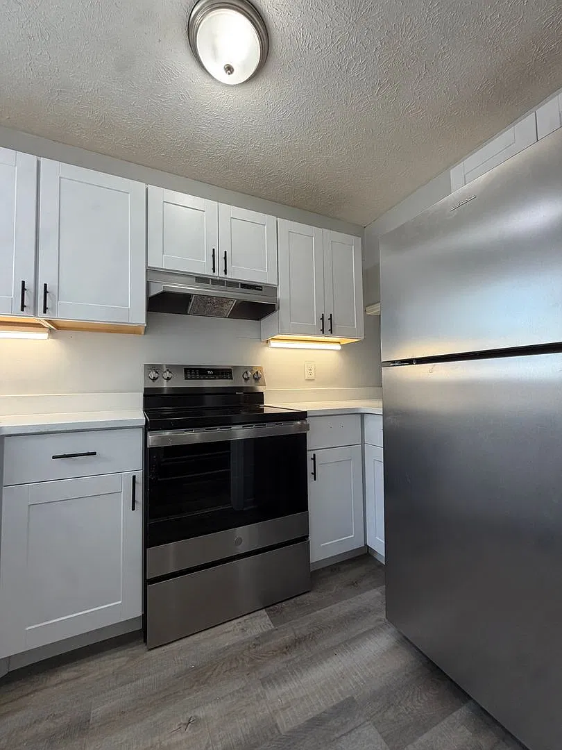 Avanti Apartments — Photo 2