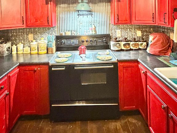 4th image of 586 Rugby Hwy