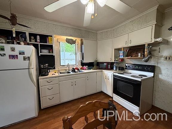4th image of 1724 Ridge St