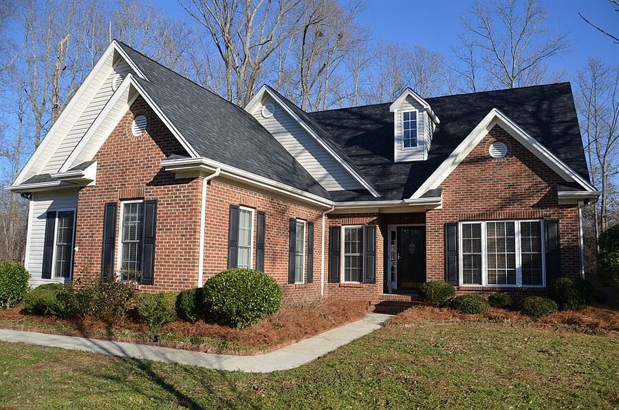 1st image of 207 Ingonish Dr