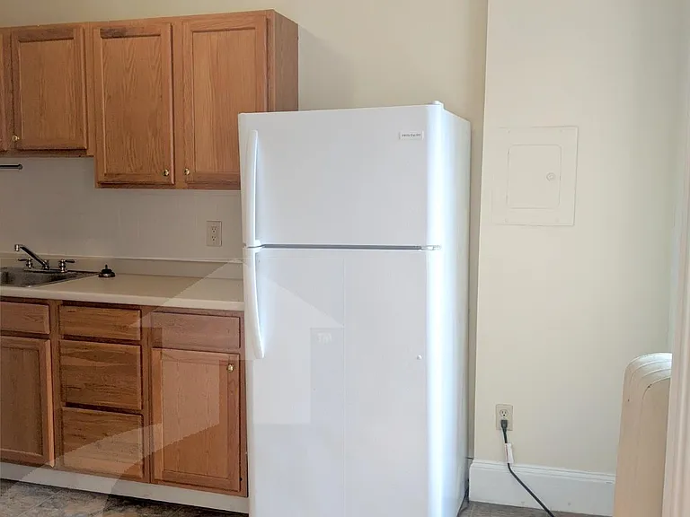 10 Agassiz St #7 — Photo 7