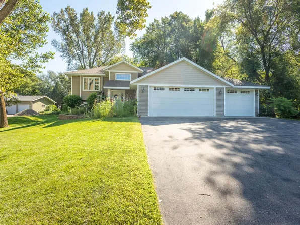 305 E Lake Geneva Rd NE, Alexandria, MN 56308