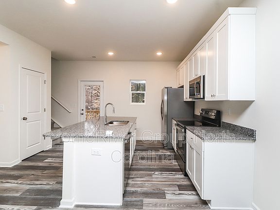 4th image of 114 Harvest Moon Ct