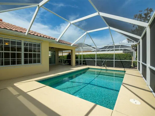 8876 Estepona Ct, Sarasota, FL 34238