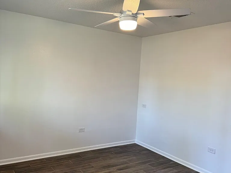 417 Isabelle St — Photo 9
