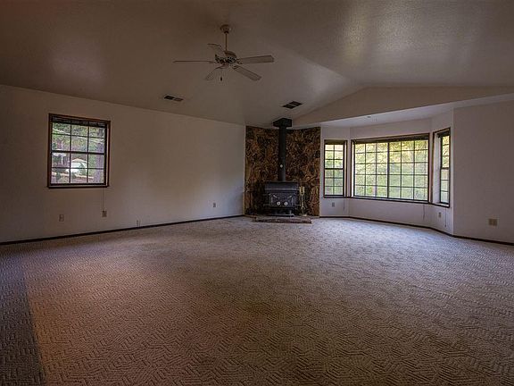 5th image of 22560 Little John Dr