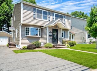 87 Wilson St, Saddle Brook, NJ 07663