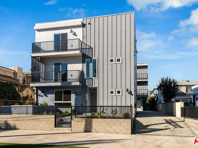 10801 Kling St — Photo 5