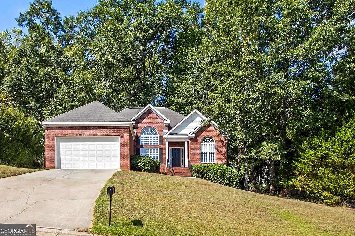 194 Sugarloaf Cir photo 1