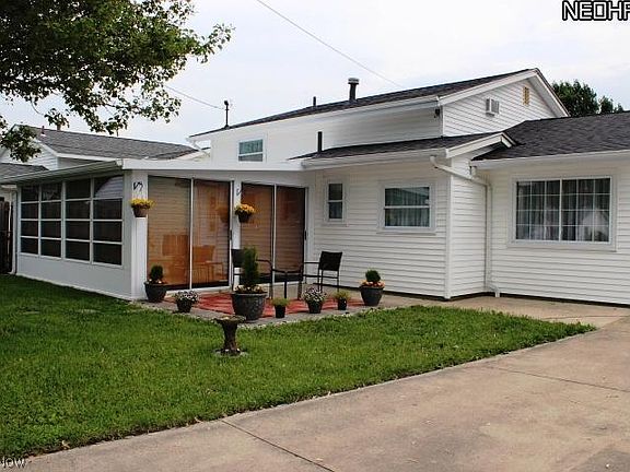 3rd image of 4207 Holl Ave