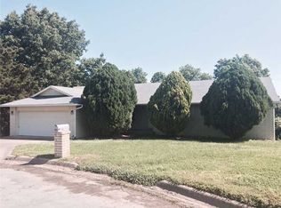 1505 Twin Lakes Dr, Rogers, AR 72756