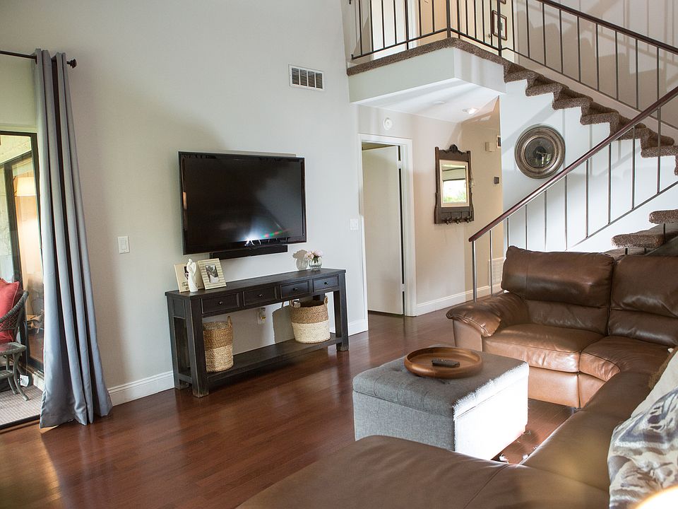 1st image of 443 Meadowood Blvd