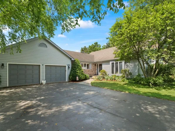 344 Prairie Ave, Winthrop Harbor, IL 60096