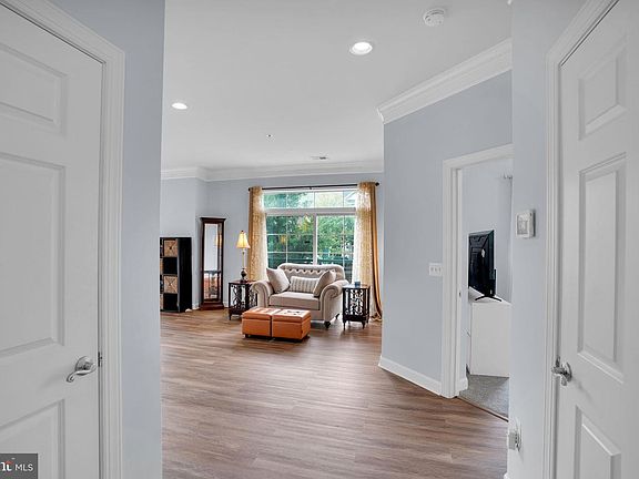 5th image of 680 Watermans Dr APT 105