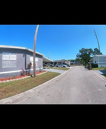 5th image of 1004 Elm Ave