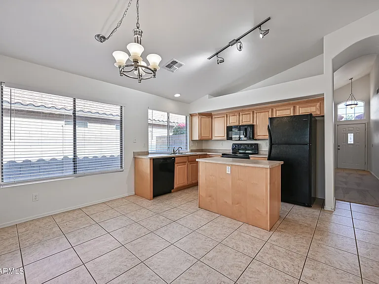 7160 E Lindner Ave — Photo 10