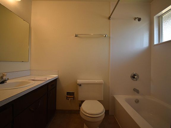 4th image of 20433 28th Ave W APT 1
