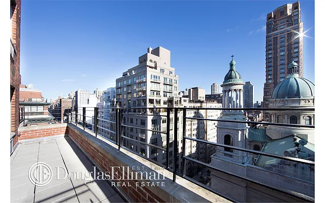 Sold by Douglas Elliman | media 24