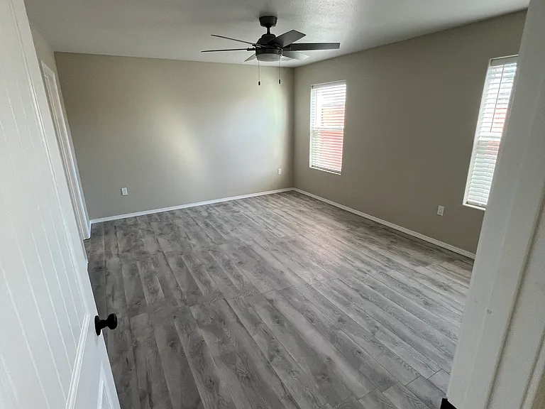 910 W Jaffa St — Photo 11