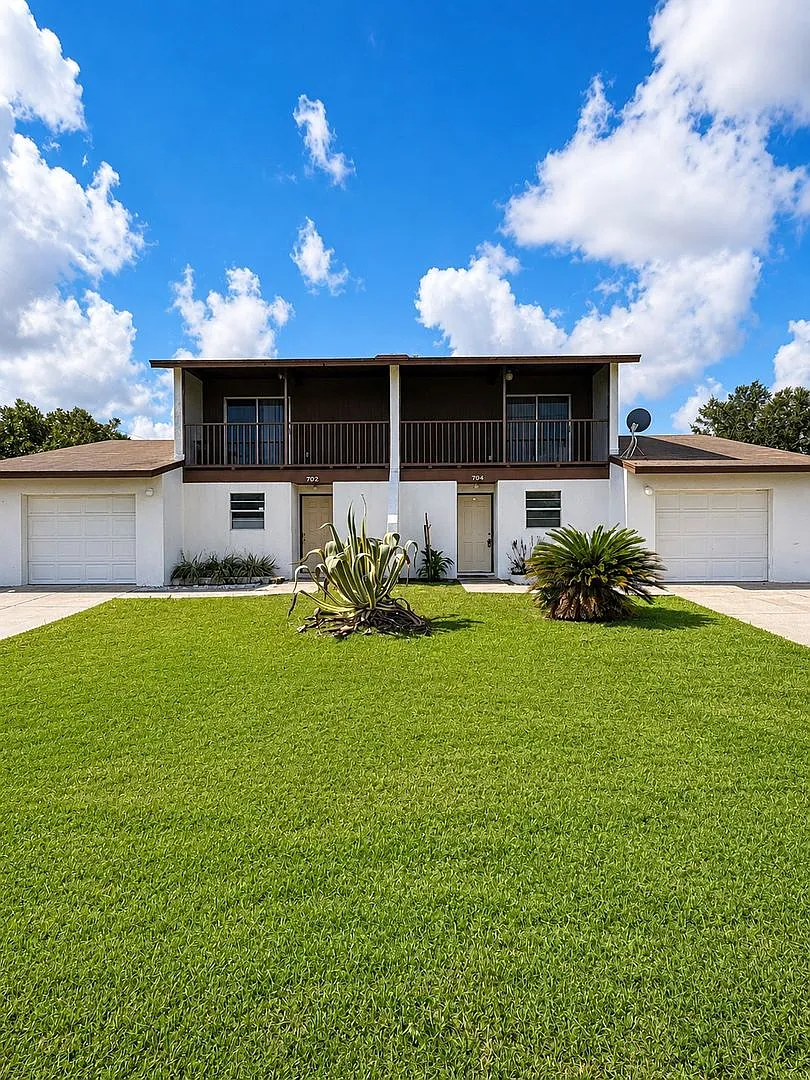 Spacious 3-Bedroom Home in Prime Poinciana Location A Must-See! — Photo 2