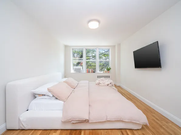 740 East 32nd Street image 12 of 19