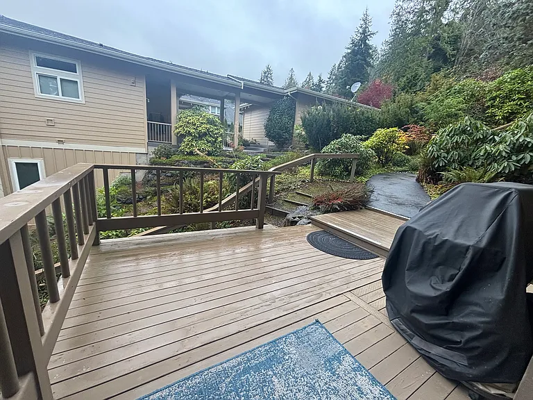 221 N Bay Ln #2 — Photo 4