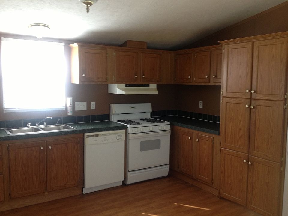 Dishwasher, Stove, and Fridge Included