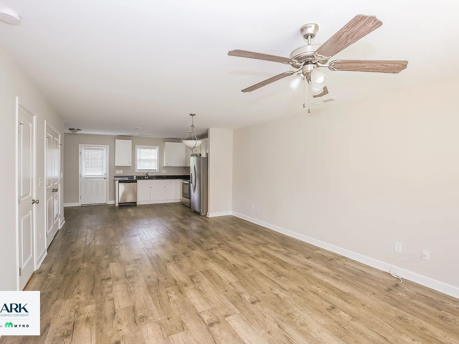 3 bed, 2.5 bath, 1260 sqft, $1,799 — Photo 3
